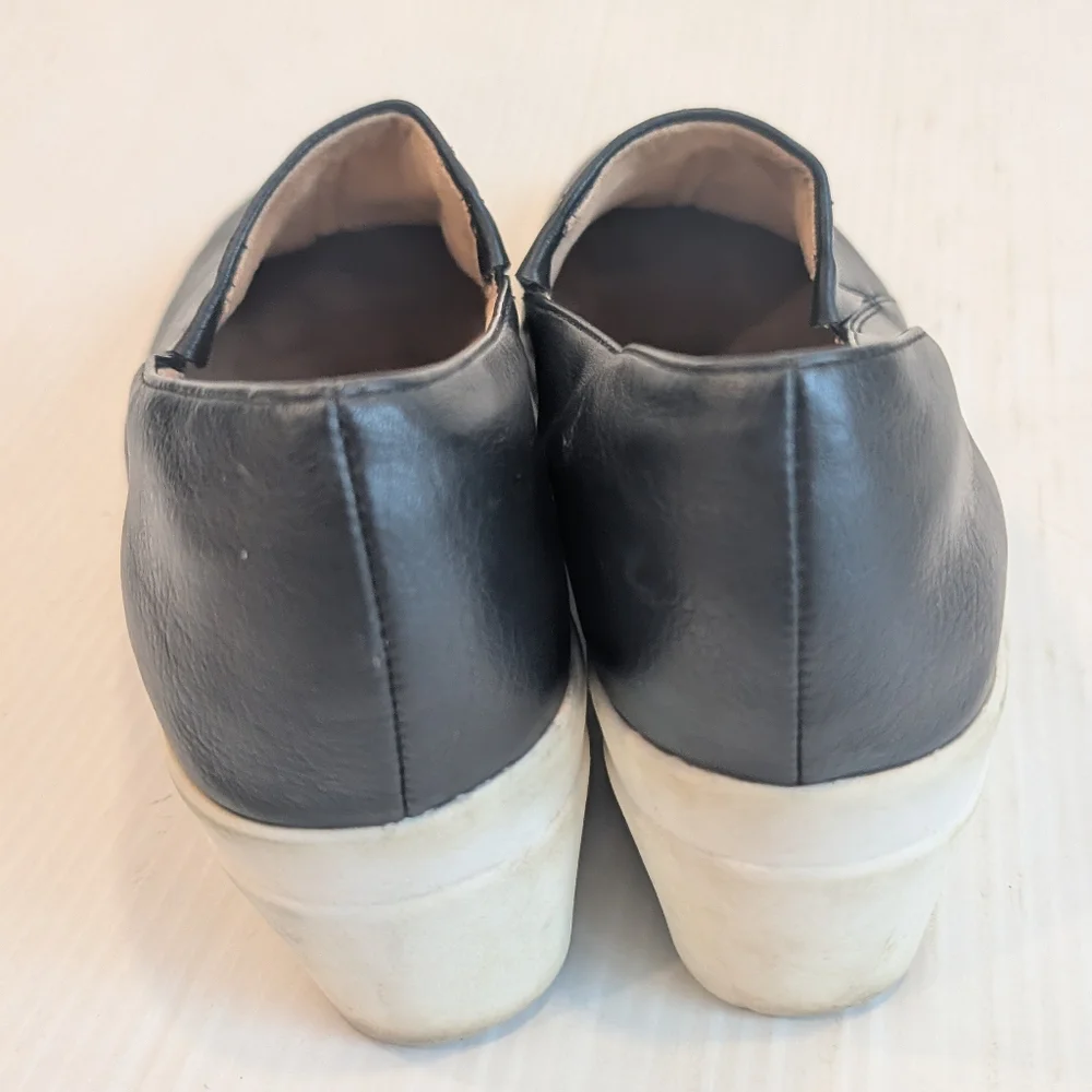 NATURALIZER Sandra Black Leather Women's Slip-on Wedge Loafers Size 8.5